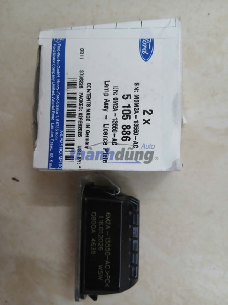 ĐÈN SOI BIỂN SỐ FORD ECOSPORT 2018 | 6M2A13550AC 4 ĐÈN SOI BIỂN SỐ FORD ECOSPORT 2018 | 6M2A13550AC